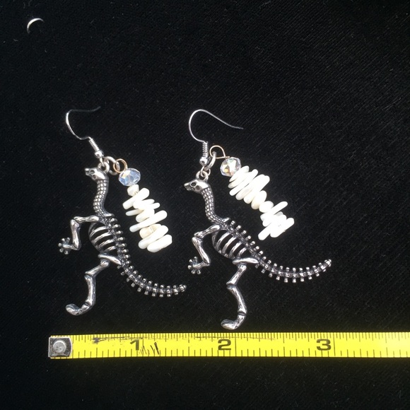 Dino-Earrings! - Picture 6 of 8